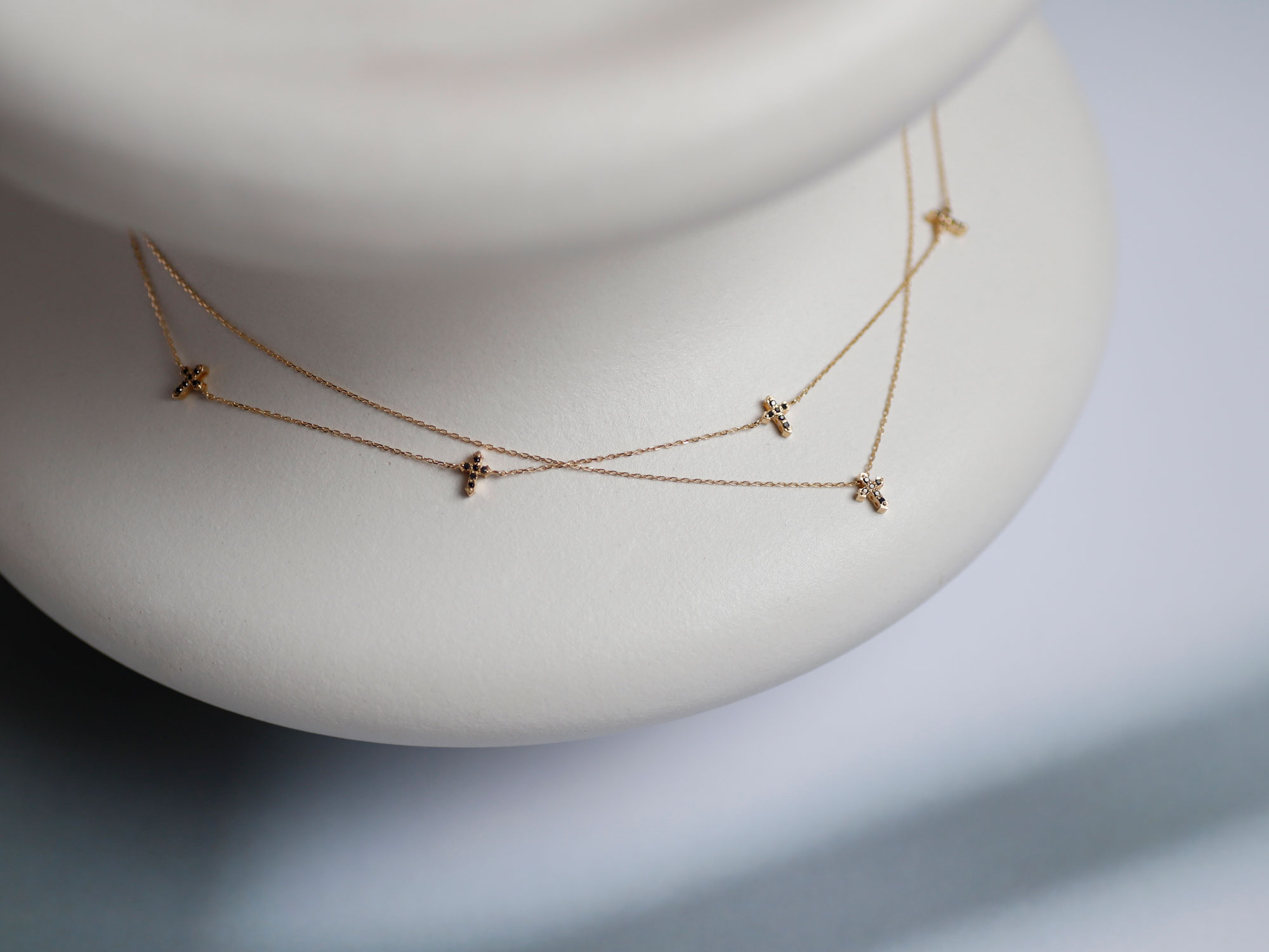 新作】ブラックと女性がもつ儚さをテーマにしたコレクション